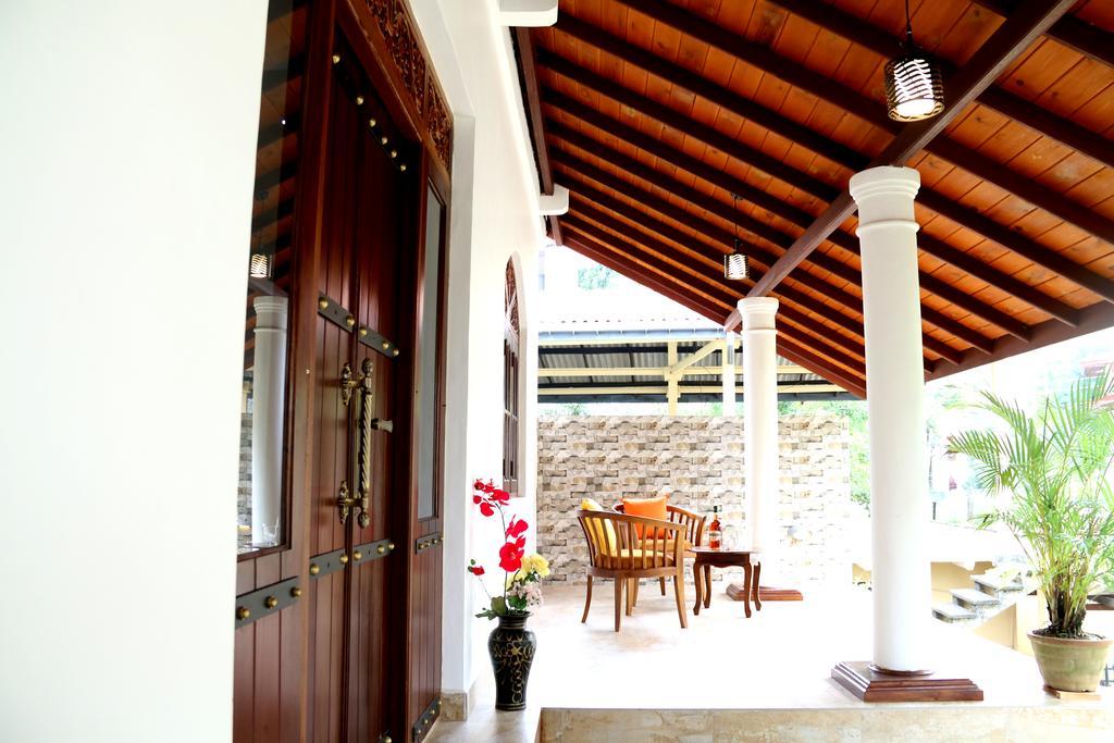 Nivahana Homestay Kandy Exterior photo